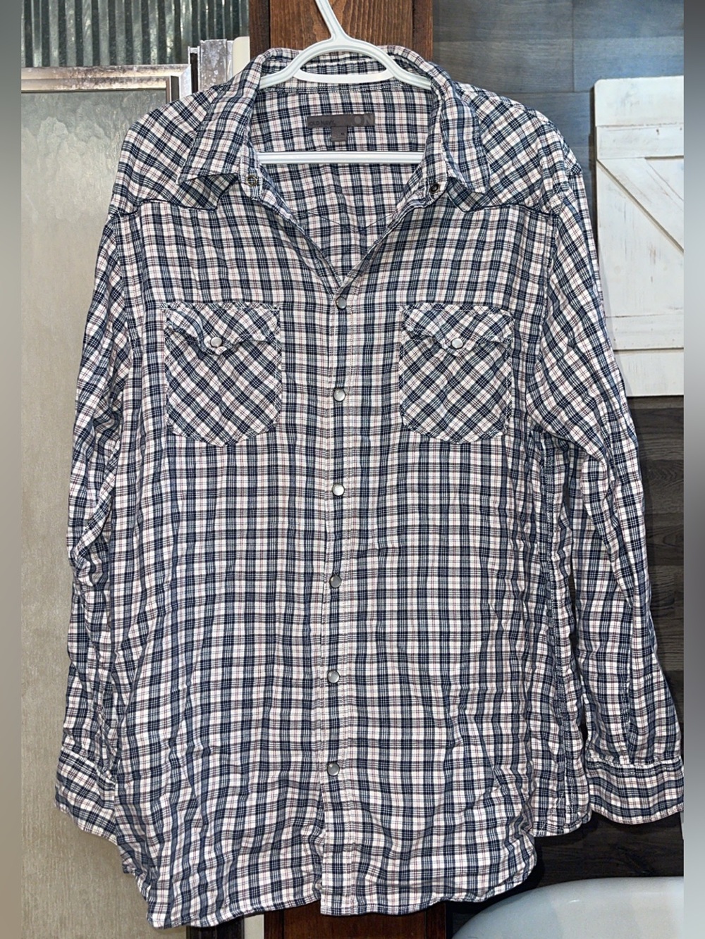 Men’s Old Navy Plaid Pearl Snap Button-Up Shirt - Picture 4 of 7